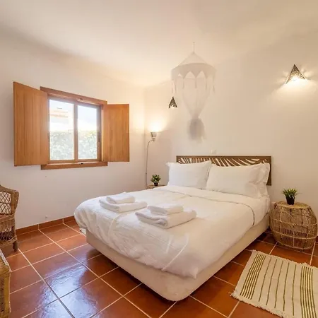 Azure Family & Surf Escape Villa *