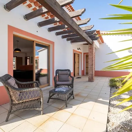 Villa Azure Family & Surf Escape *