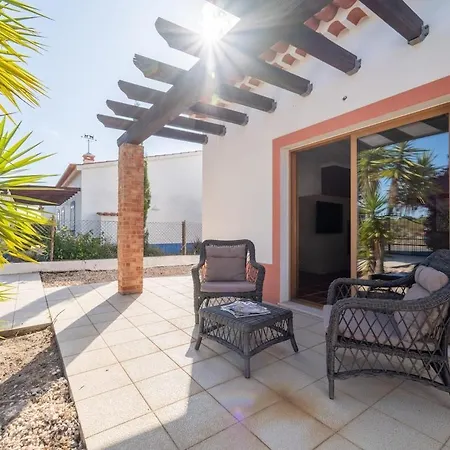 Villa Azure Family & Surf Escape *